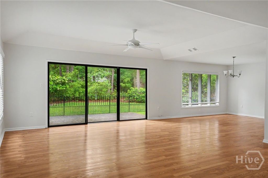 Image 5 of property listing at 14 Hemingway Drive, Savannah, GA 31411