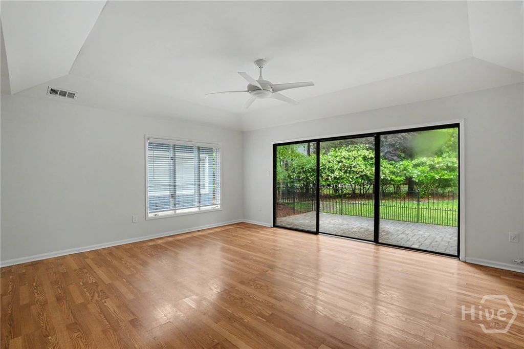 Image 6 of property listing at 14 Hemingway Drive, Savannah, GA 31411