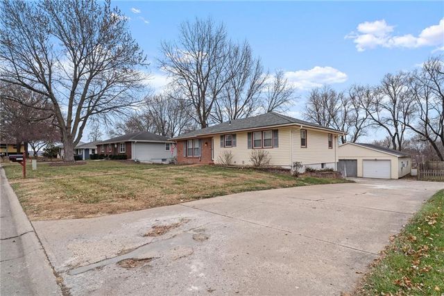 3118 Dover Street, St Joseph, MO 64506