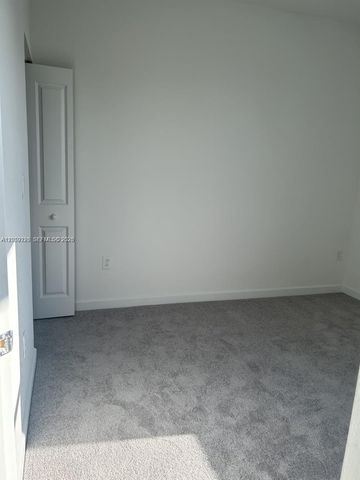 28481 SW 132nd Ct, Homestead, FL 33033