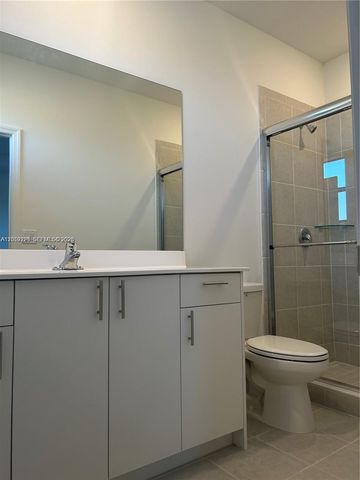28481 SW 132nd Ct, Homestead, FL 33033