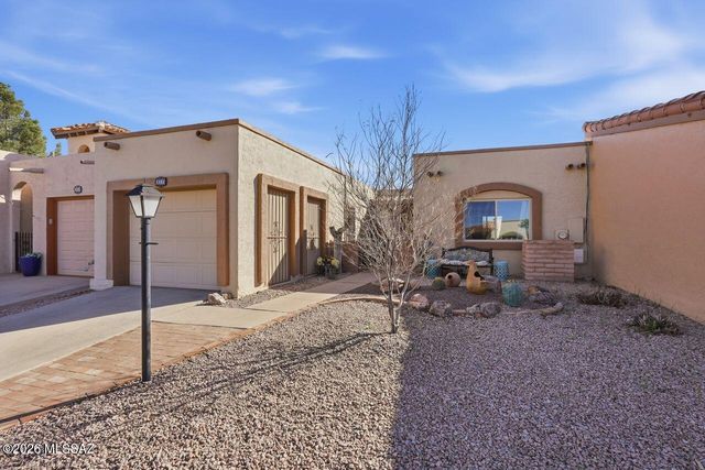 1331 W Calle Serrano, Green Valley, AZ 85622