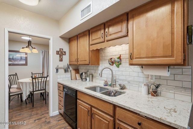 1331 W Calle Serrano, Green Valley, AZ 85622