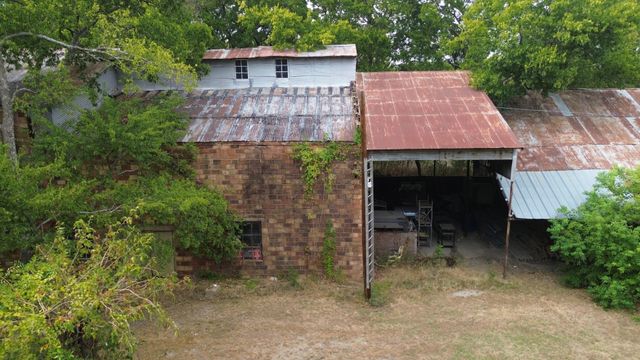 111 Park Street, Ladonia, TX 75449