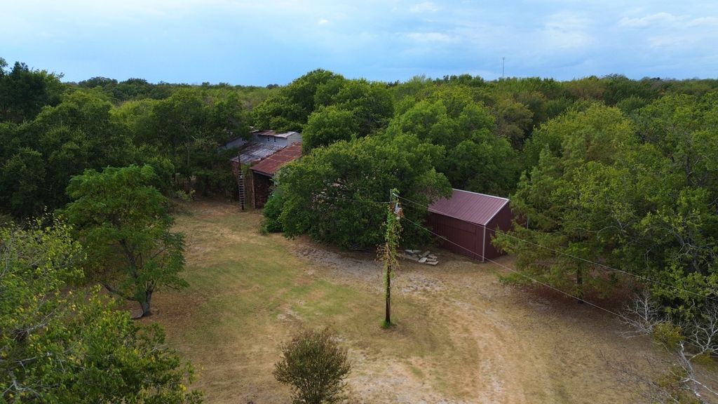 111 Park Street, Ladonia, TX 75449