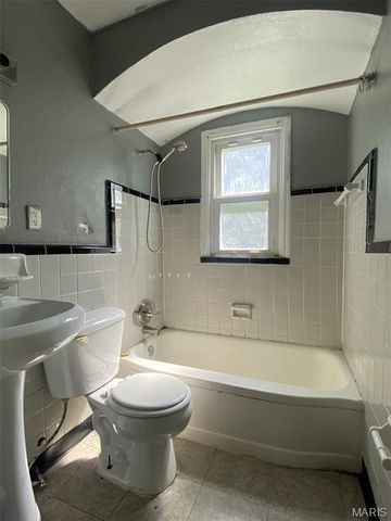 10184 Winkler Drive, St Louis, MO 63136