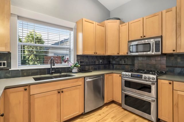 2955 NW Bordeaux Lane, Bend, OR 97703