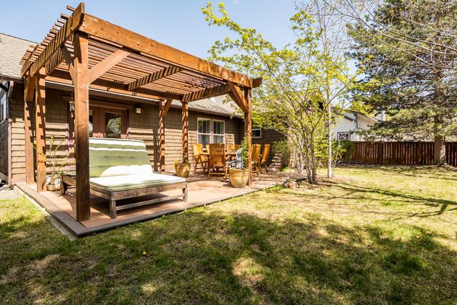 2955 NW Bordeaux Lane, Bend, OR 97703