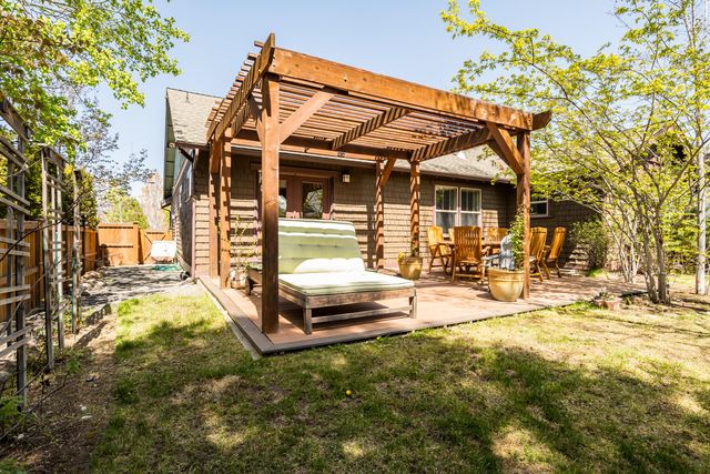 2955 NW Bordeaux Lane, Bend, OR 97703