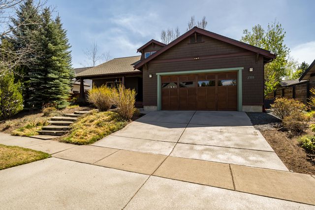 2955 NW Bordeaux Lane, Bend, OR 97703