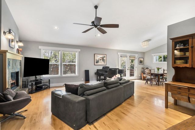 2955 NW Bordeaux Lane, Bend, OR 97703