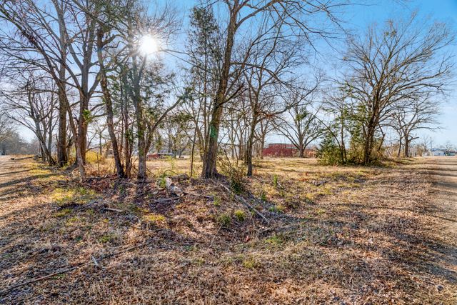 5366 Farm Road 2573, Clarksville, TX 75426