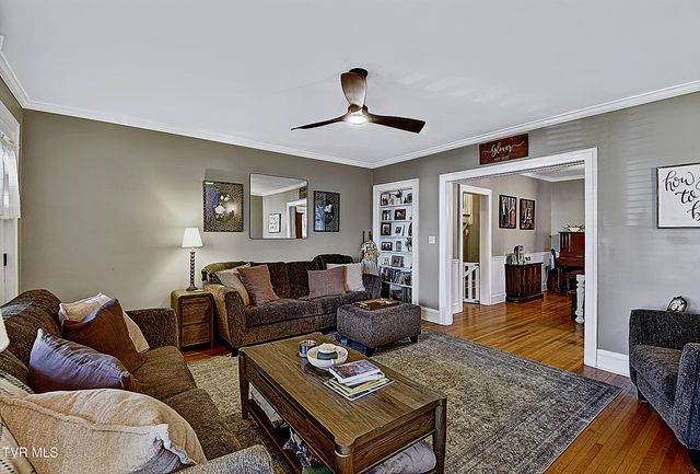 210 South Watauga Avenue, Elizabethton, TN 37643