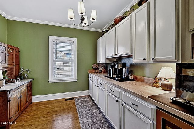 210 South Watauga Avenue, Elizabethton, TN 37643
