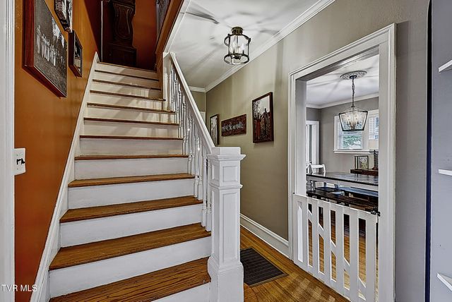 210 South Watauga Avenue, Elizabethton, TN 37643