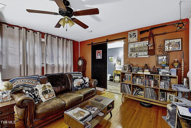 210 South Watauga Avenue, Elizabethton, TN 37643