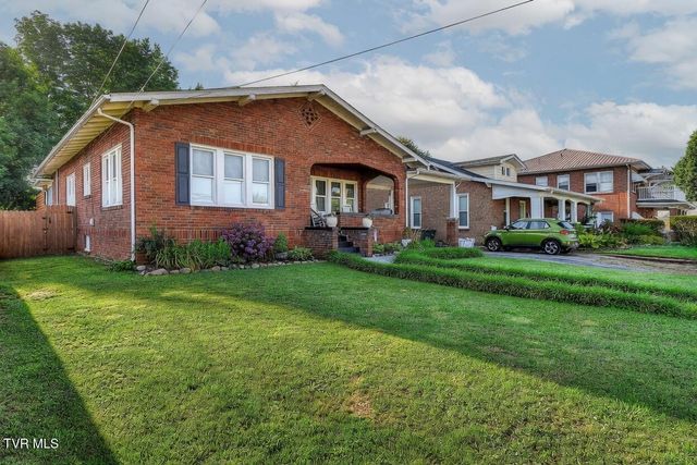 210 South Watauga Avenue, Elizabethton, TN 37643