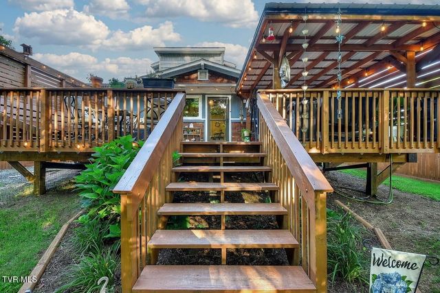 210 South Watauga Avenue, Elizabethton, TN 37643