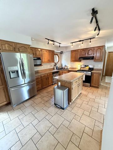 2556 N Green Bay ROAD, Mount Pleasant, WI 53405