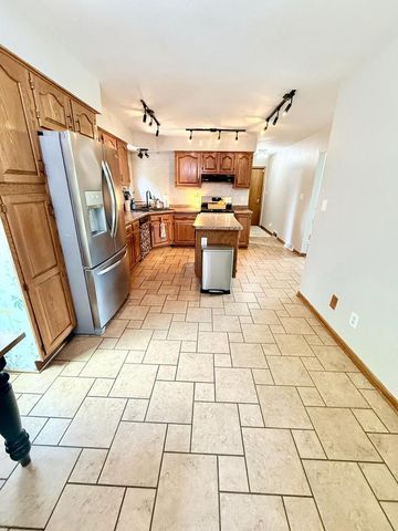 2556 N Green Bay ROAD, Mount Pleasant, WI 53405