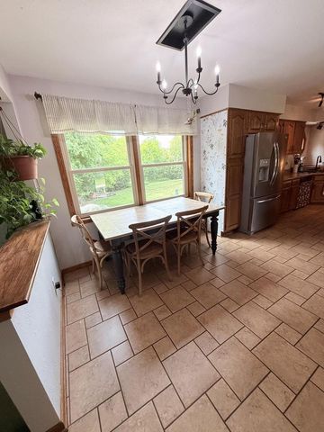 2556 N Green Bay ROAD, Mount Pleasant, WI 53405