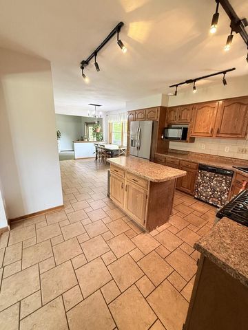 2556 N Green Bay ROAD, Mount Pleasant, WI 53405
