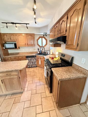 2556 N Green Bay ROAD, Mount Pleasant, WI 53405