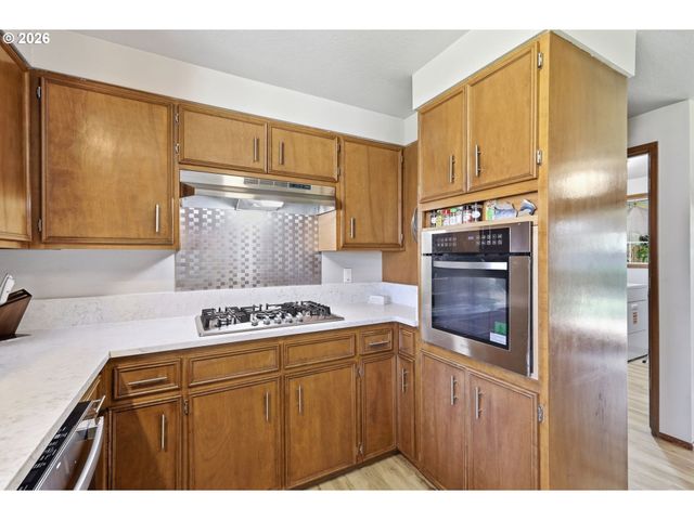 320 KINGSBURY Ave, Eugene, OR 97404