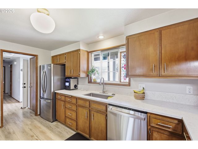 320 KINGSBURY Ave, Eugene, OR 97404