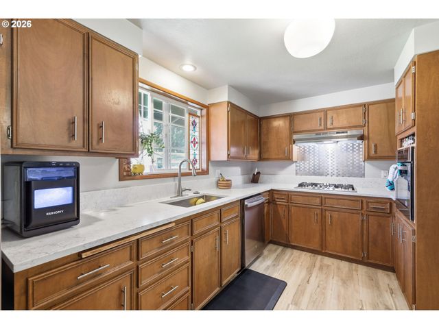 320 KINGSBURY Ave, Eugene, OR 97404