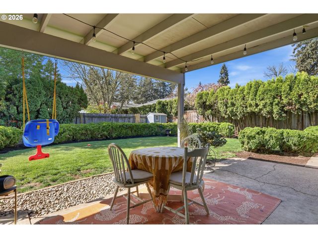 320 KINGSBURY Ave, Eugene, OR 97404