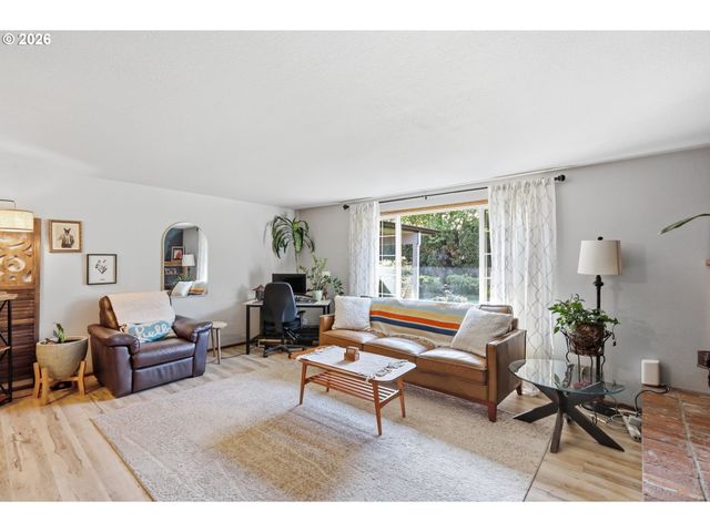 320 KINGSBURY Ave, Eugene, OR 97404