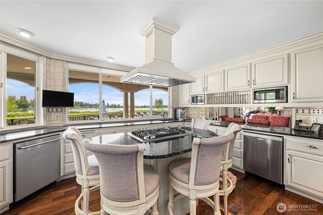 7245 Barbers Grove Lane, Lynden, WA 98264