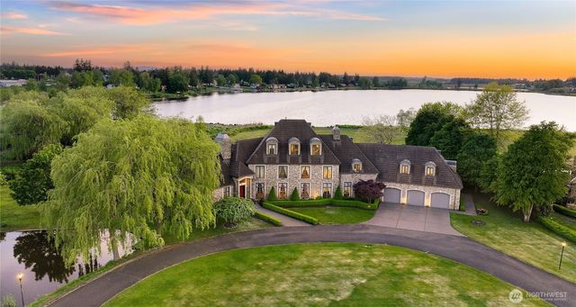 7245 Barbers Grove Lane, Lynden, WA 98264
