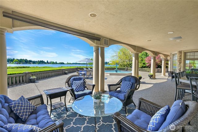 7245 Barbers Grove Lane, Lynden, WA 98264