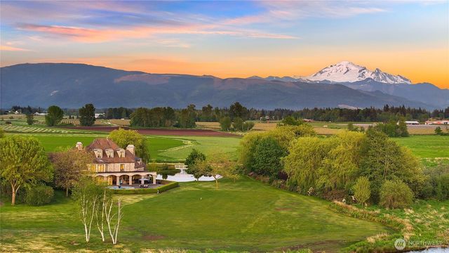 7245 Barbers Grove Lane, Lynden, WA 98264
