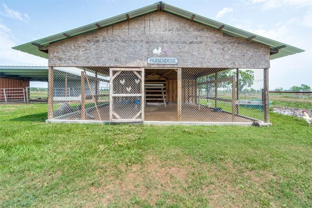 1630 County Road 370, El Campo, TX 77437