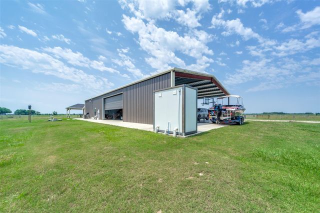 1630 County Road 370, El Campo, TX 77437
