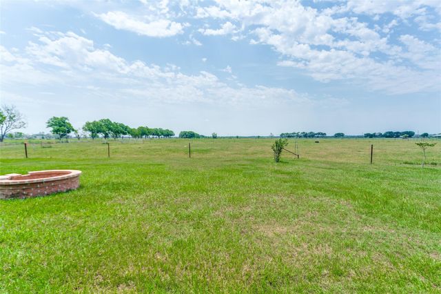 1630 County Road 370, El Campo, TX 77437