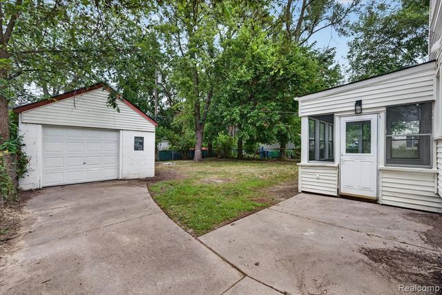 19749 Imperial Highway, Redford, MI 48240