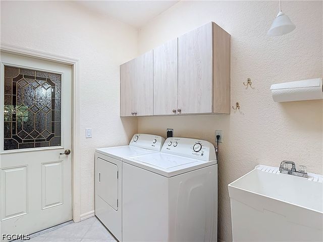 2061 Corona Del Sire DR, North Fort Myers, FL 33917