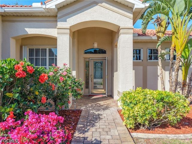 2061 Corona Del Sire DR, North Fort Myers, FL 33917