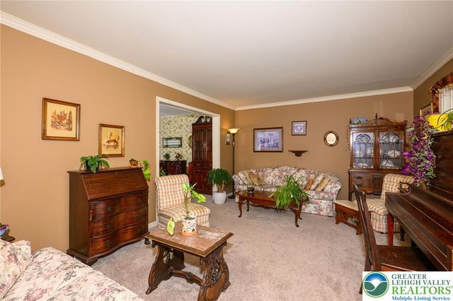 410 East Mayfield Circle, Bethlehem City, PA 18020