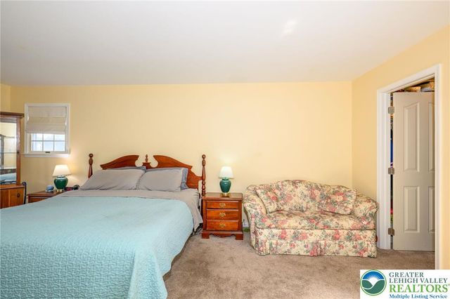 410 East Mayfield Circle, Bethlehem City, PA 18020