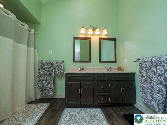 410 East Mayfield Circle, Bethlehem City, PA 18020