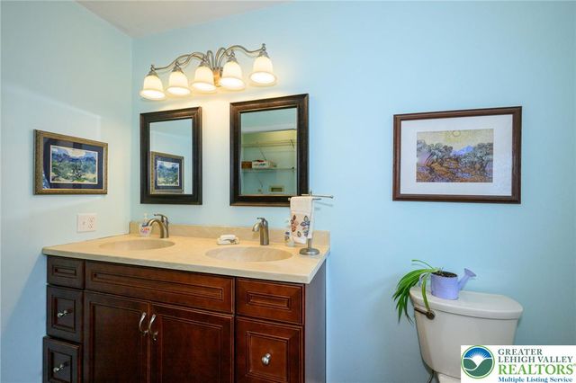 410 East Mayfield Circle, Bethlehem City, PA 18020