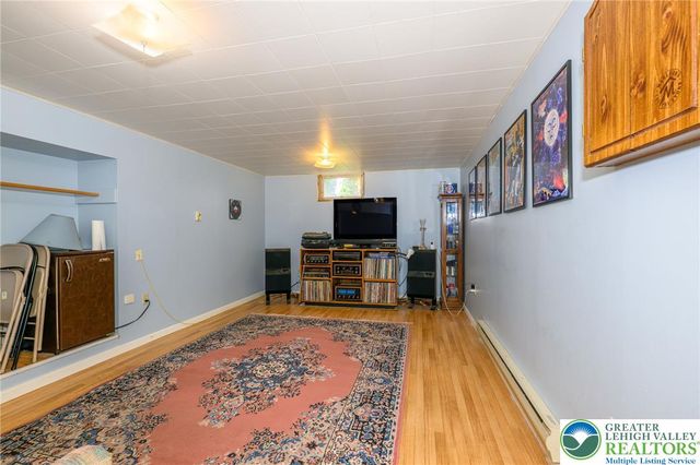 410 East Mayfield Circle, Bethlehem City, PA 18020