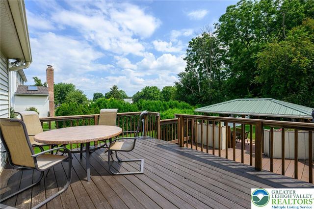 410 East Mayfield Circle, Bethlehem City, PA 18020