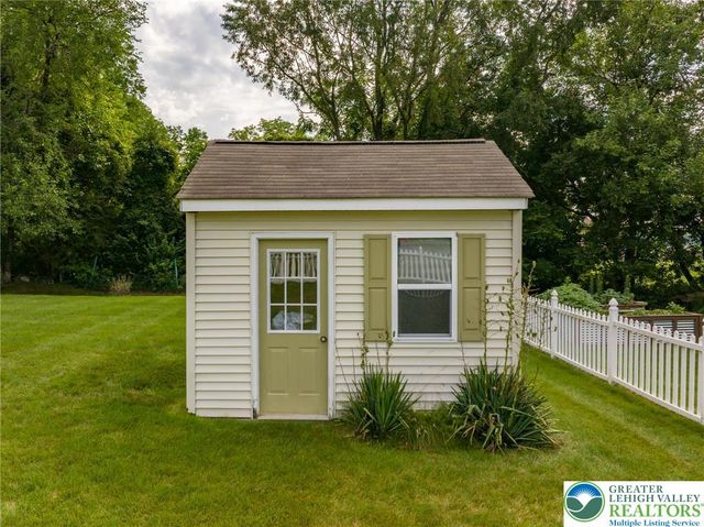 410 East Mayfield Circle, Bethlehem City, PA 18020