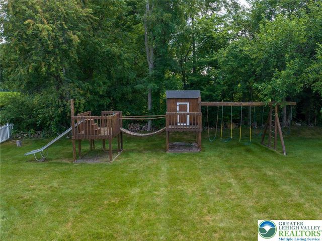 410 East Mayfield Circle, Bethlehem City, PA 18020